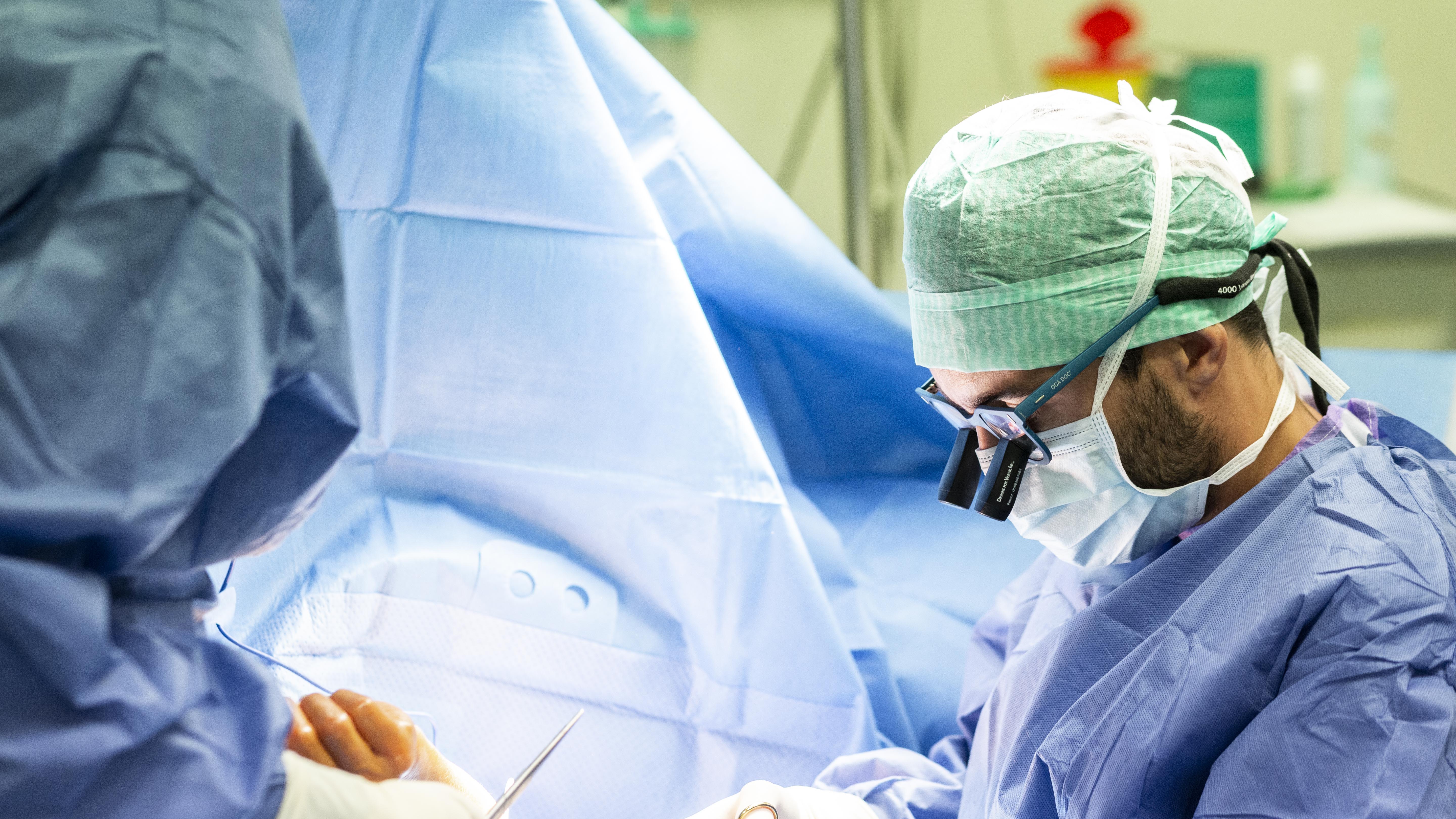 Chirurgie du coude épicondylite Roncq